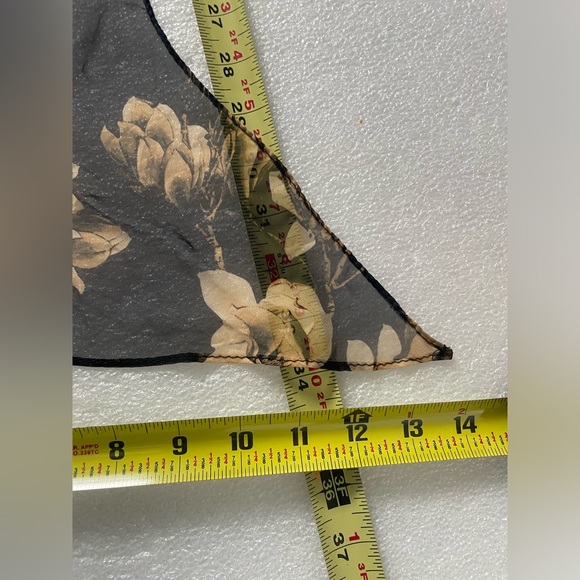 Focus Care Scarf Women Warm Floral Black and Gold - Picture 2 of 7